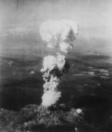 Atomic_cloud_over_Hiroshima.jpg