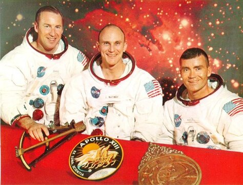 Apollo13-Crew_l.jpg