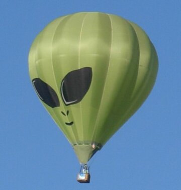 alien_balloon101008a.jpg
