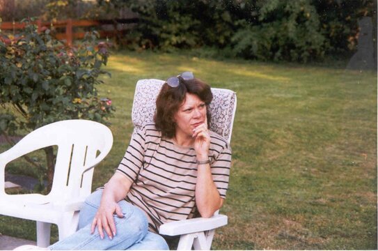 Vicki@uk.jpg Vicki@uk.jpg