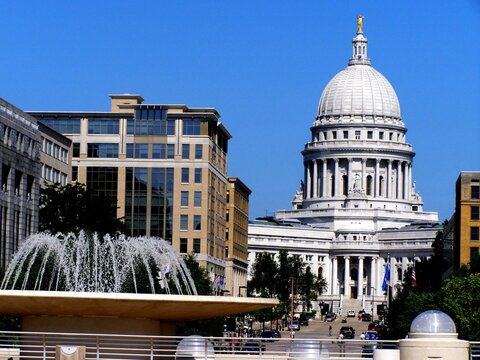 Madison-Capitol-from-Menona.jpg