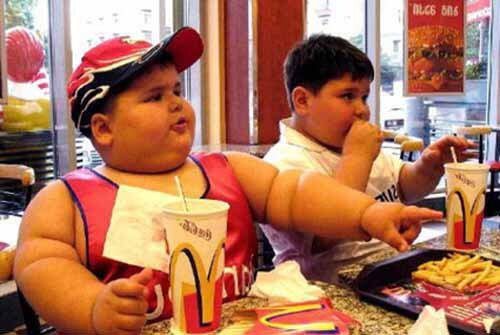 fat-kid-in-mcdonalds.jpg fat-kid-in-mcdonalds.jpg