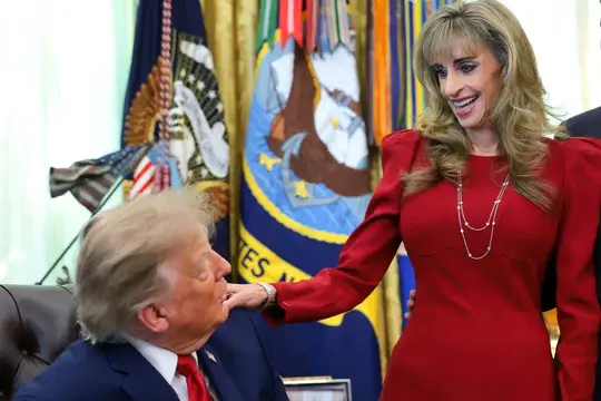 susan-dell-trump-100826-4bbfa3b1068642e4a024ef2e169f5a9e.webp